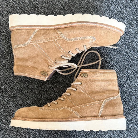 Zara Men's Light Brown Suede Boots - Picture 2 of 6